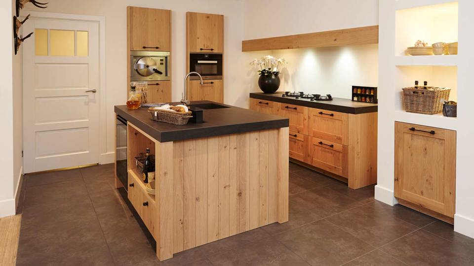 Landelijk moderne keuken van hout