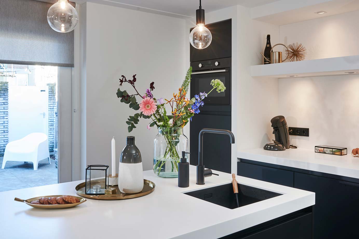 Mat zwart en wit keuken Beverwijk