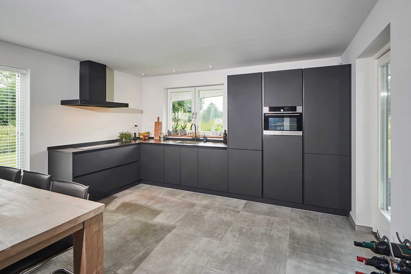 Antraciet-keuken-Middelharnis2