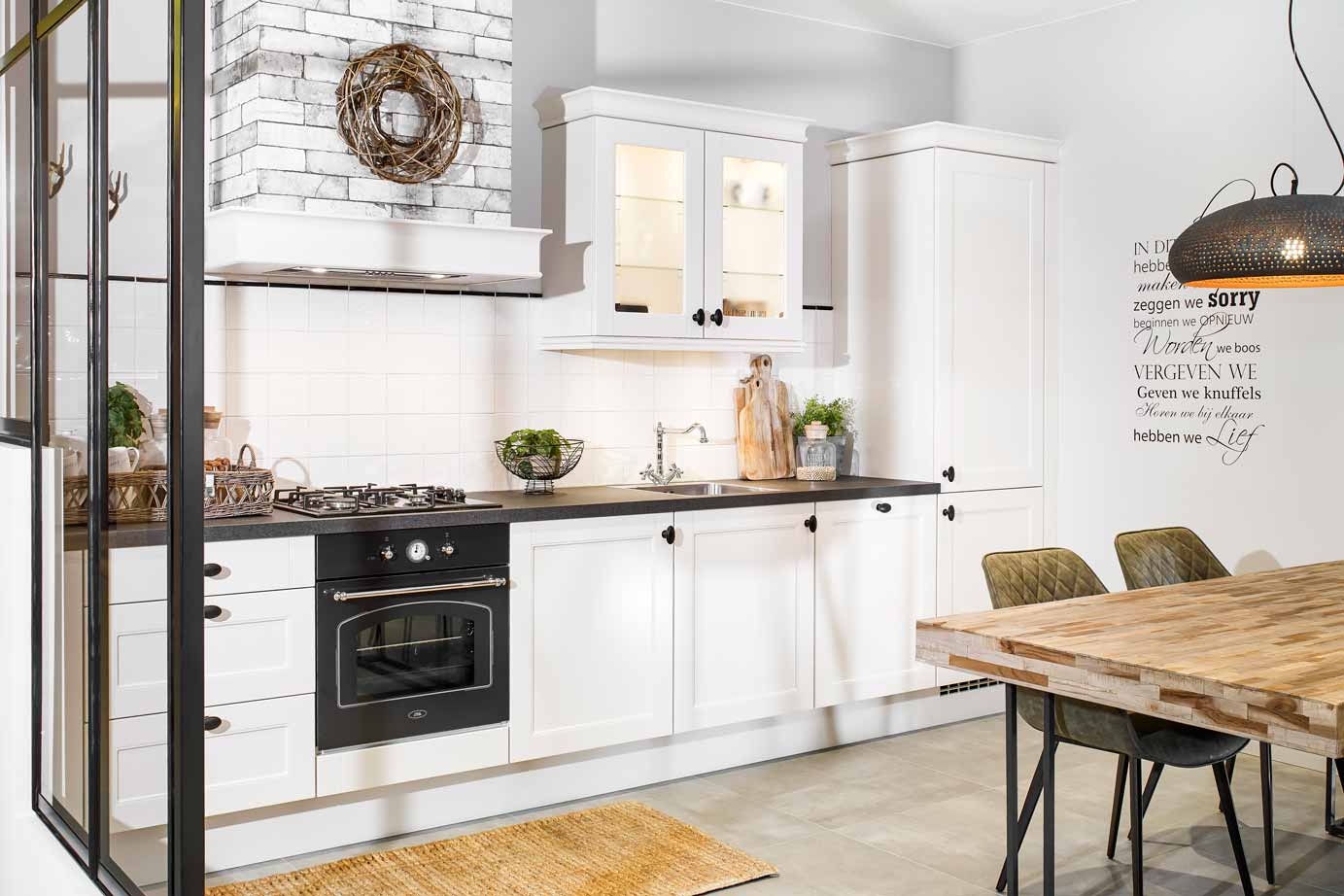 Rechte keuken in landelijke stijl
