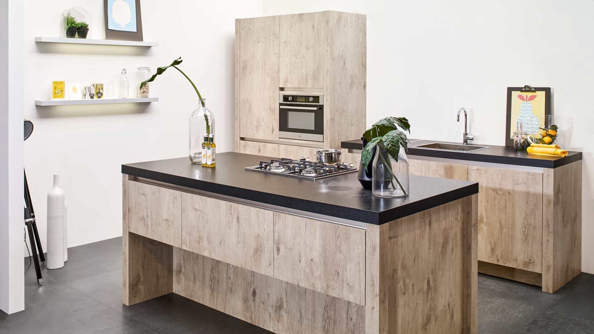 Greeploze steigerhouten keuken met eiland