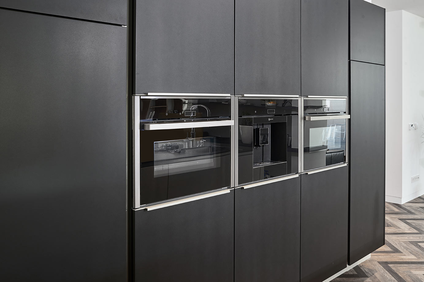 Design keuken Scherpenisse, kastenwand met ovens