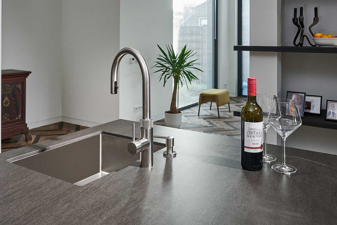 Design keuken Scherpenisse, kraan en spoelbak