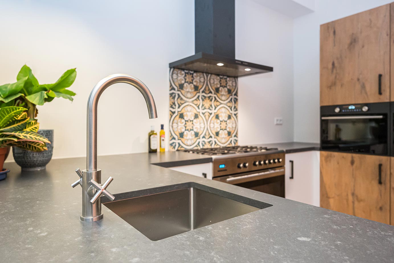 Landelijke keuken Goeree-Overflakkee, kraan en spoelbak