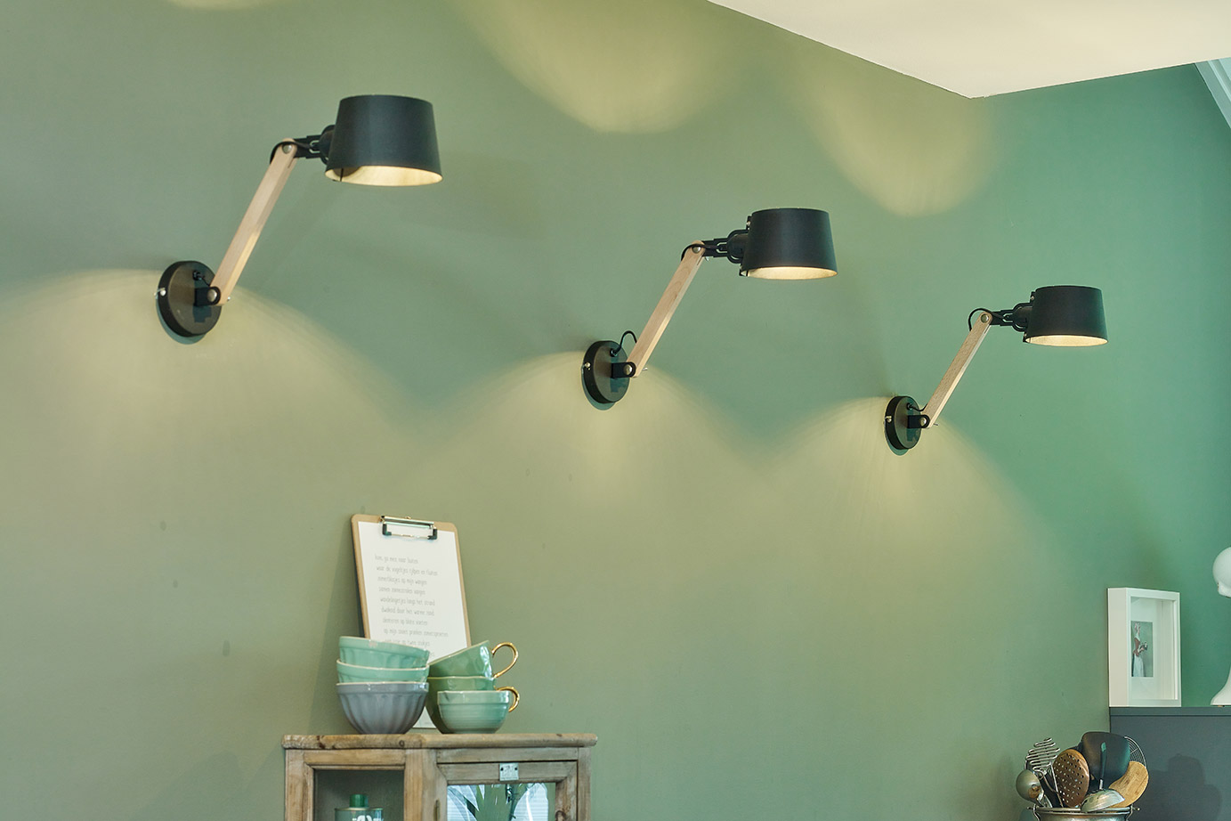 Moderne groene keuken Mijdrecht, wandlampen