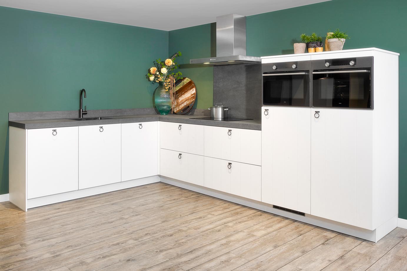 Witte hoekkeuken modern landelijk