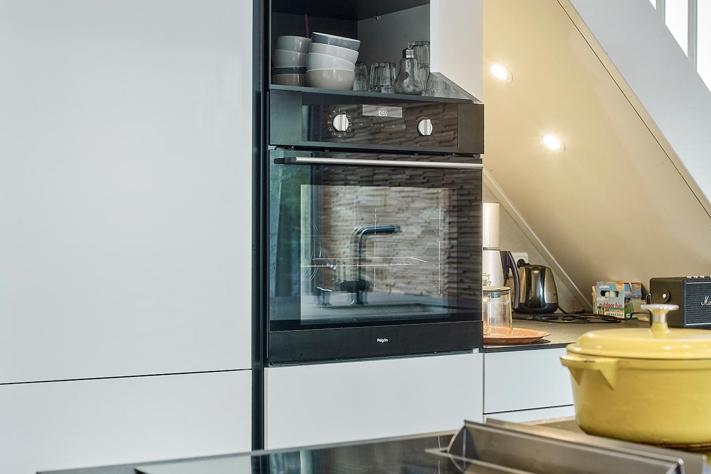 Keuken onder trap, op maat gemaakt