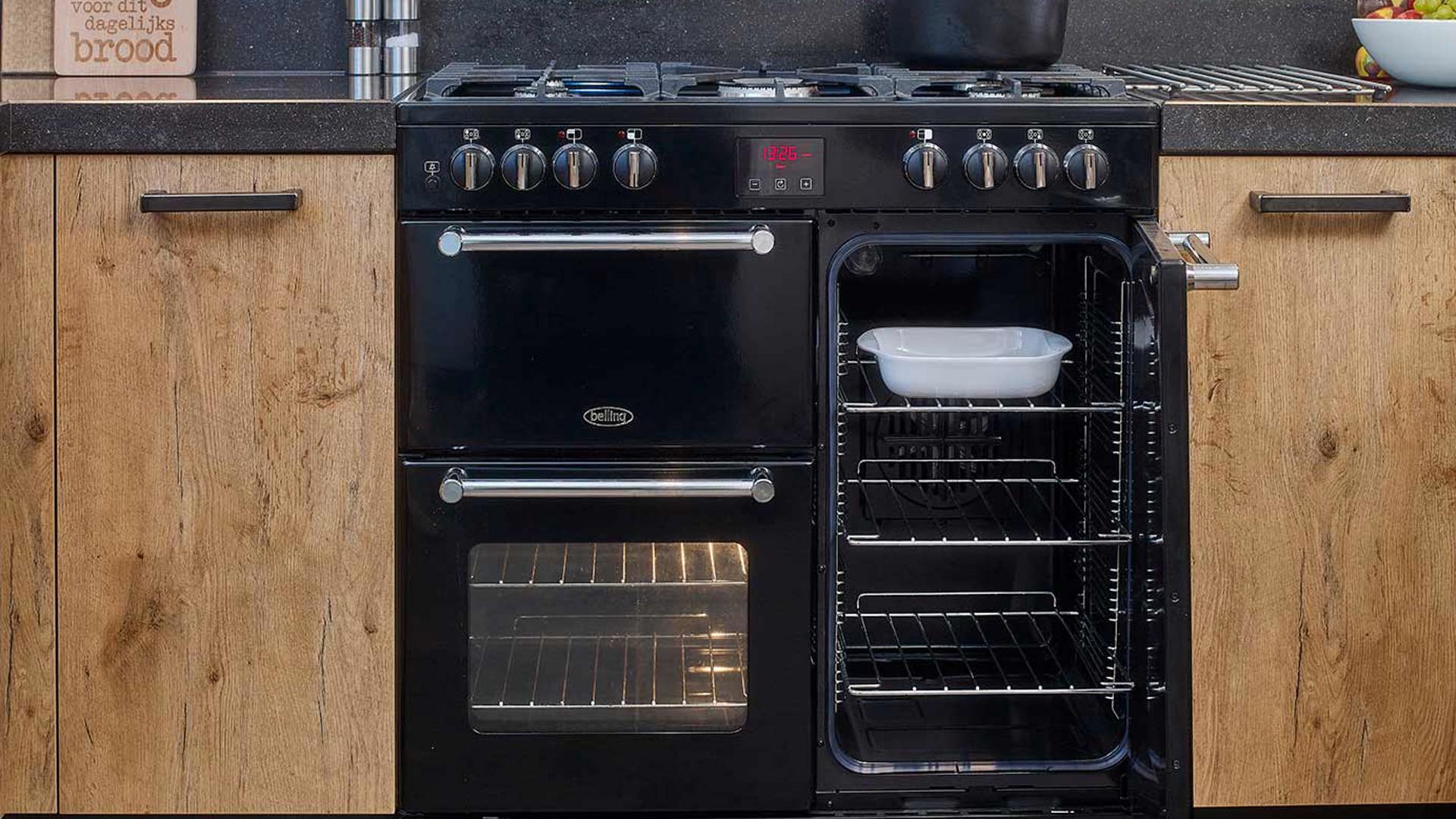 Houten u-keuken Urk, ovens