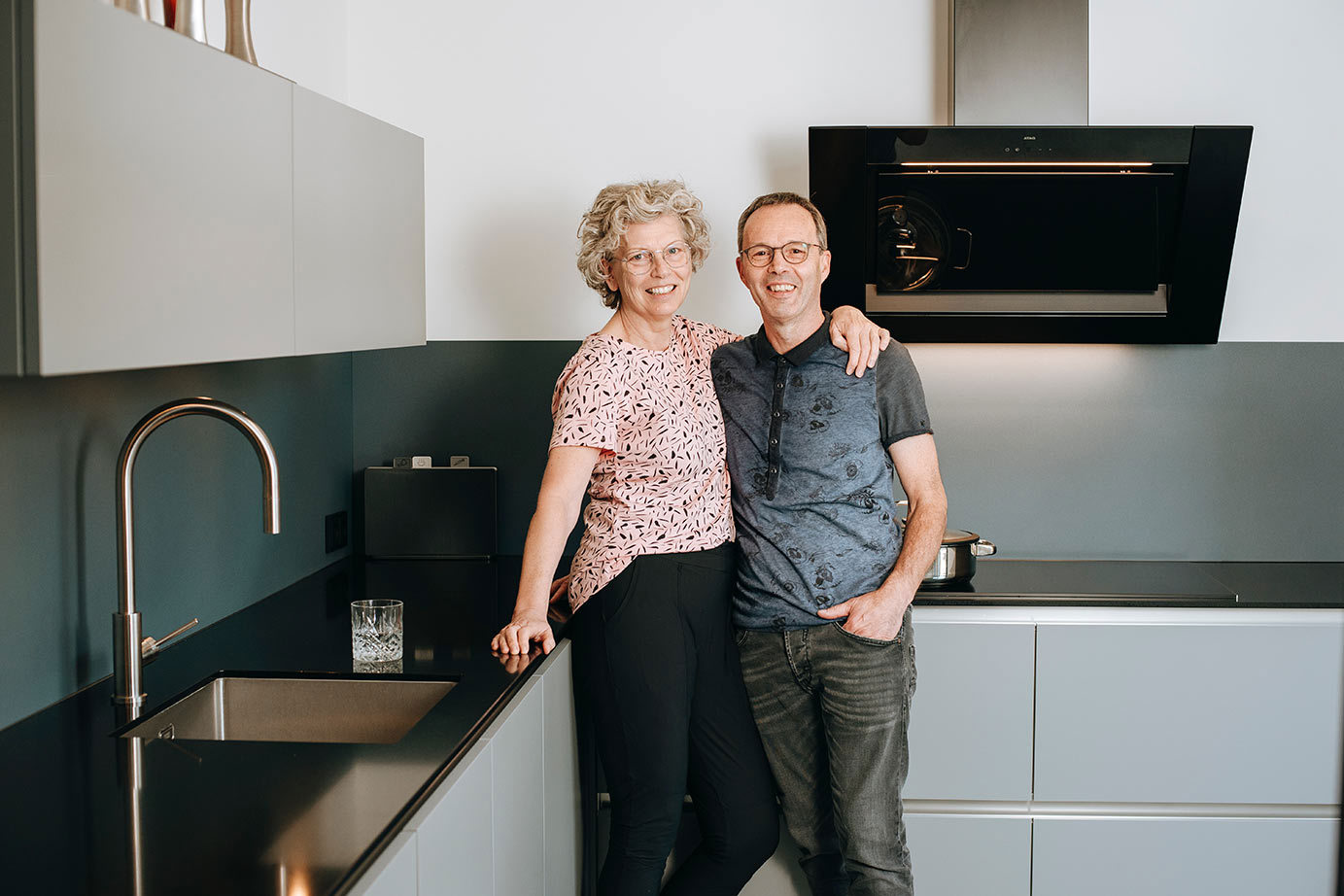 Moderne grijze keuken Nunspeet