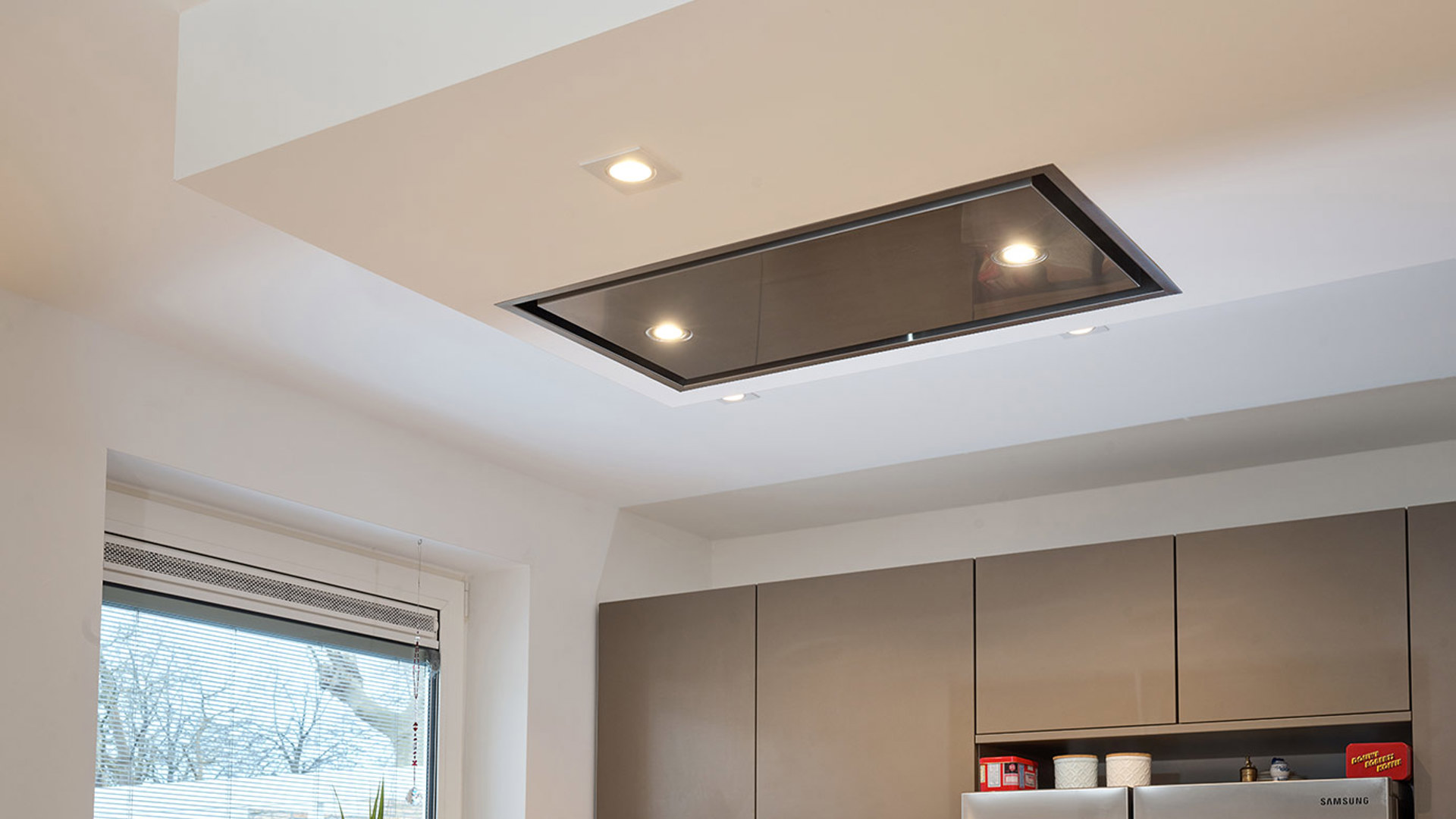 Siematic keuken Amstelveen, afzuigunit plafond
