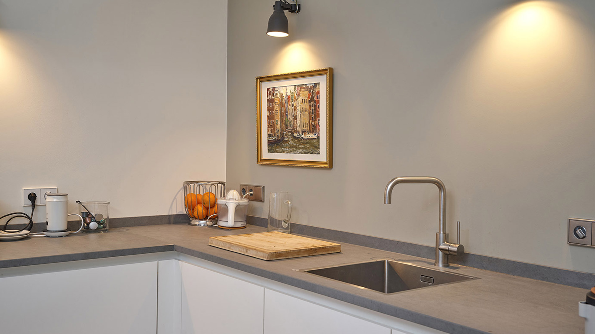 Witte SieMatic keuken Amsterdam, kraan en spoelbak