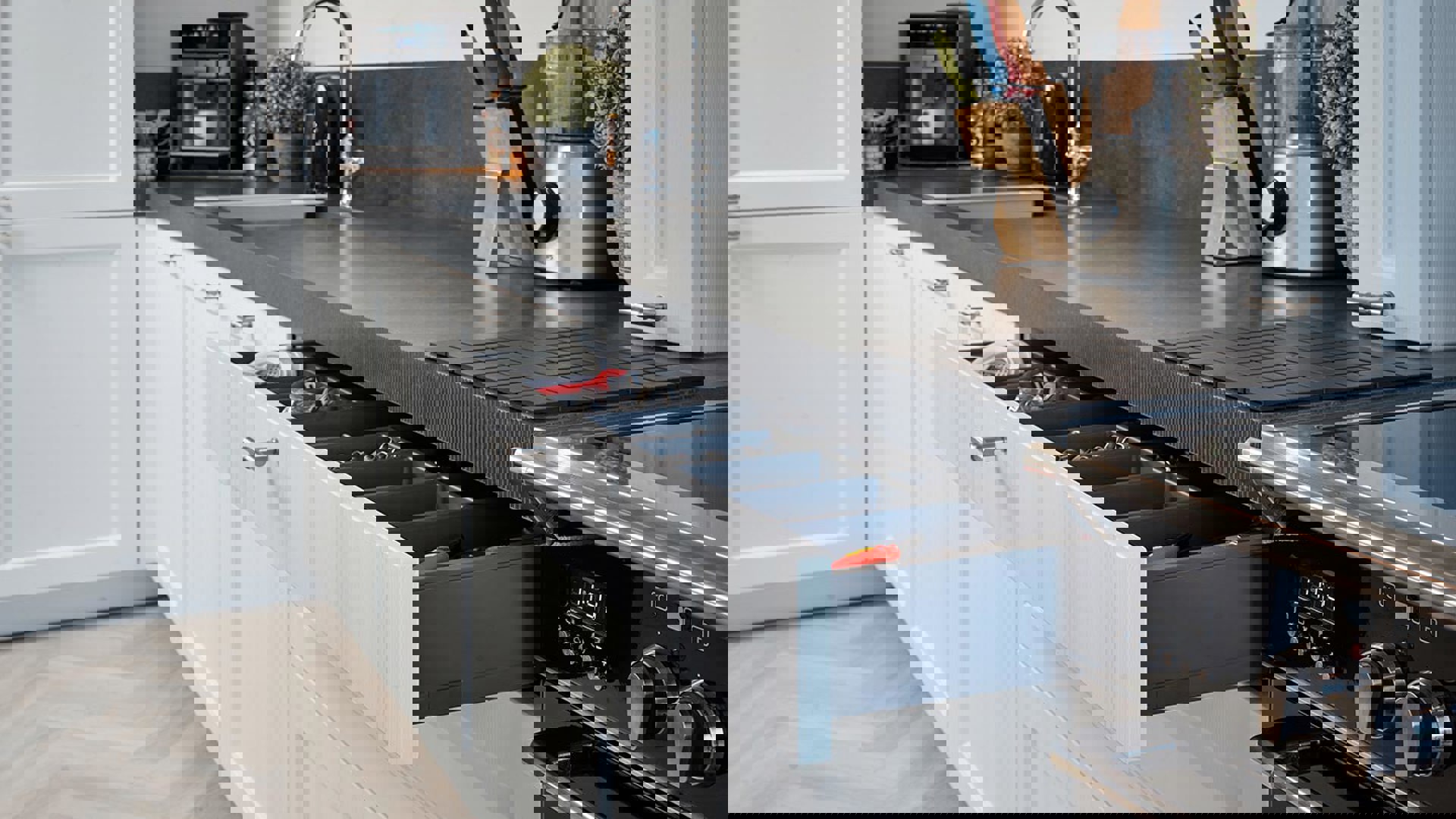 Landelijke witte keuken Haarlem, brede lade