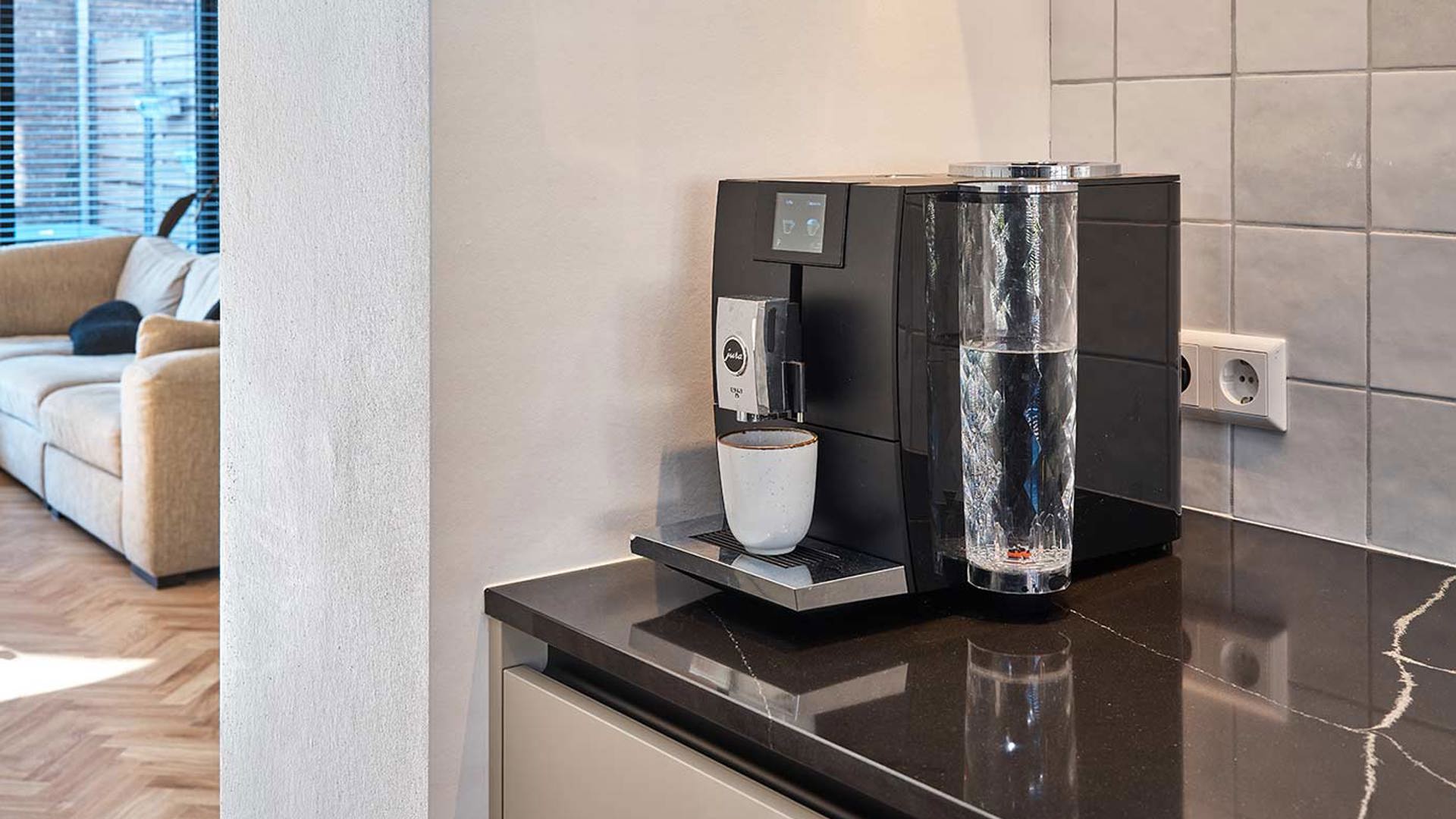 Moderne greeploze keuken Noordwijk, werkblad composiet