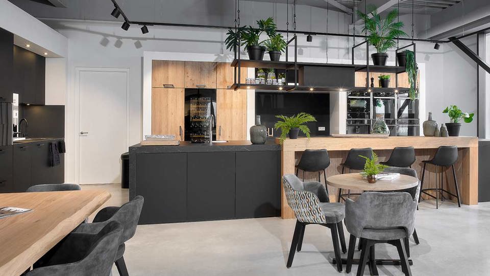 Luxe design keuken, antraciet en hout