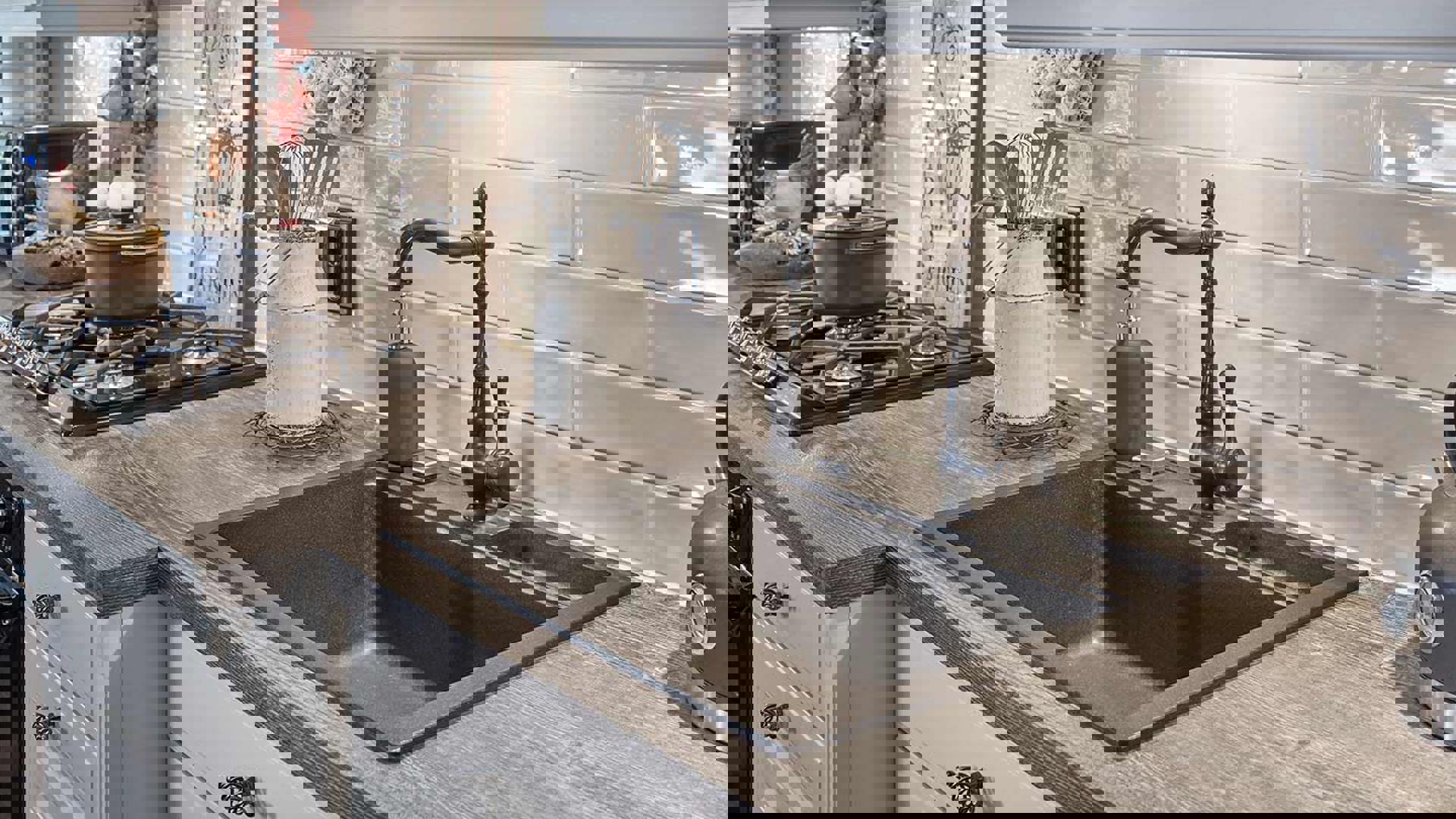 Landelijke keuken Amstelveen, zwarte klassieke kraan en spoelbak