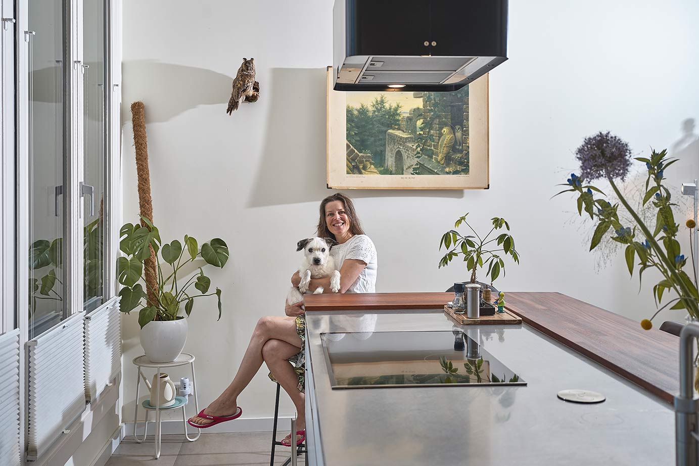 Moderne witte keuken Utrecht, eiland