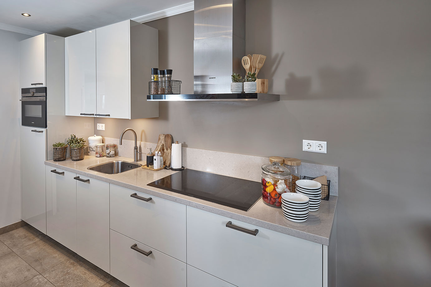 Tijdloze grijze keuken