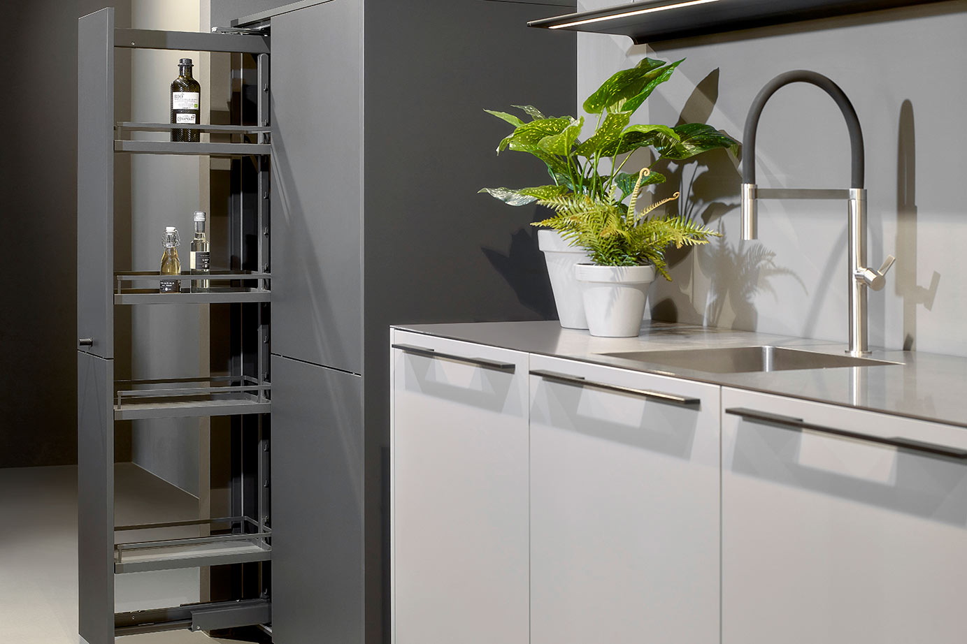 Grijze keuken twee kleuren