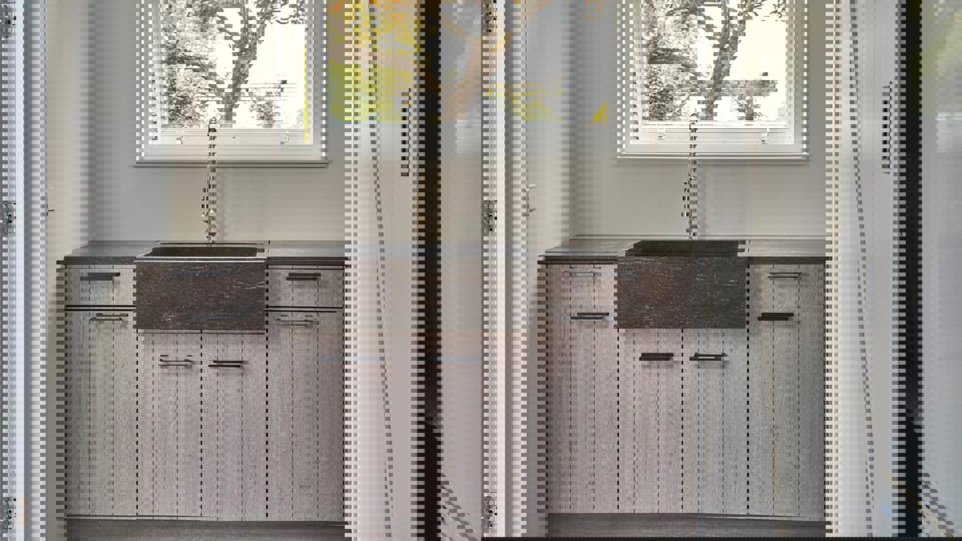 Houten keuken met kastenwand Zeeland, bijkeuken