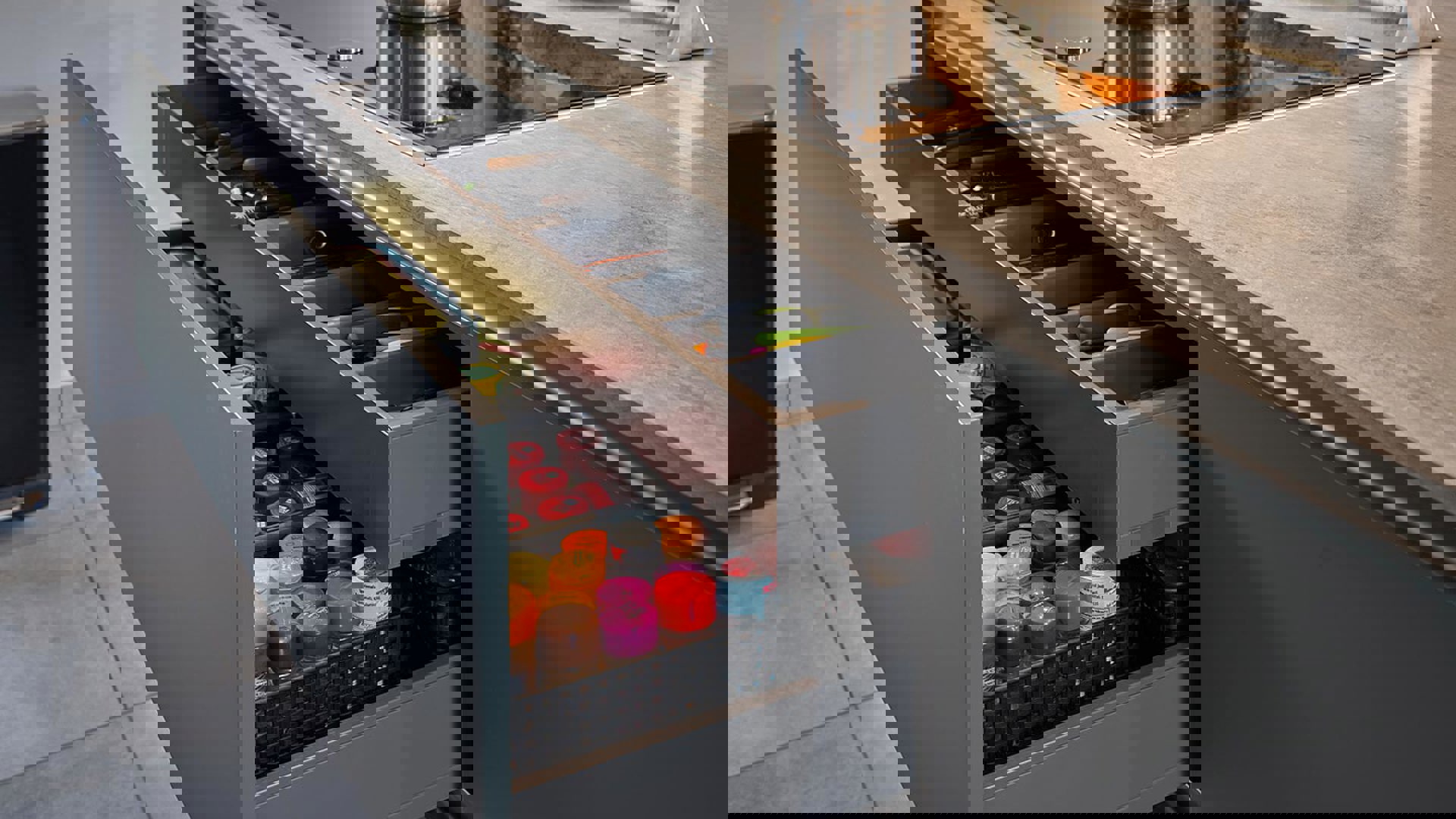 Moderne groene keuken Ermelo, lade met binnenlade