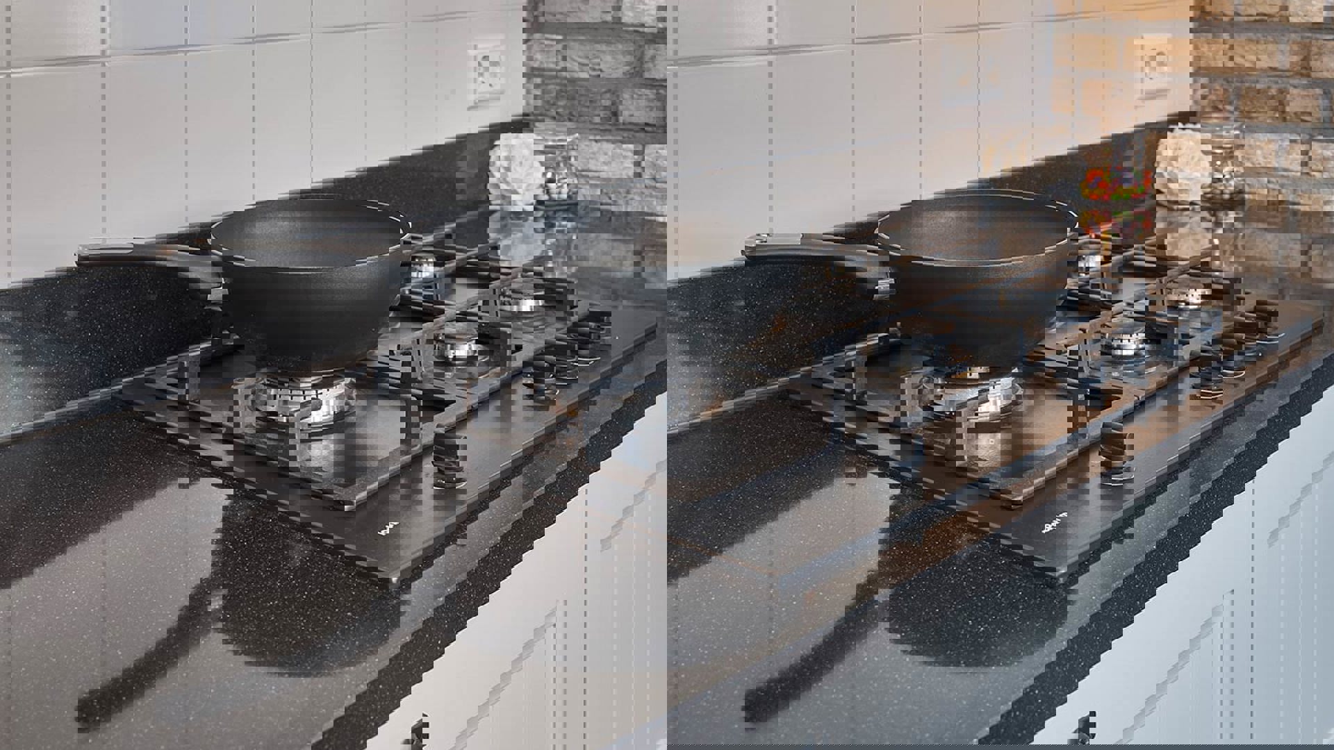 Parallelle landelijke keuken Goes, gaskookplaat