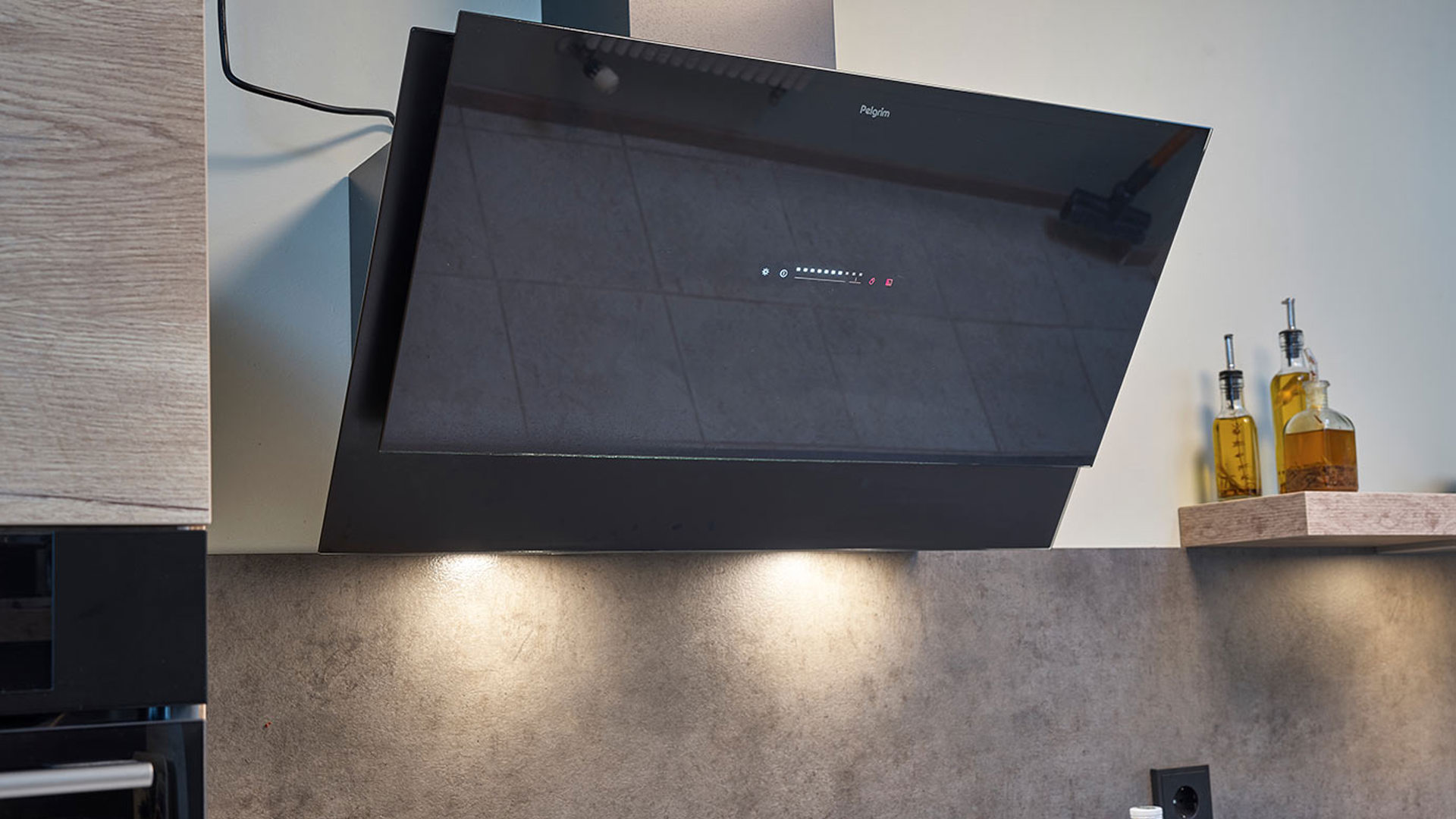 Houten greeploze keuken Middelburg, afzuigkap