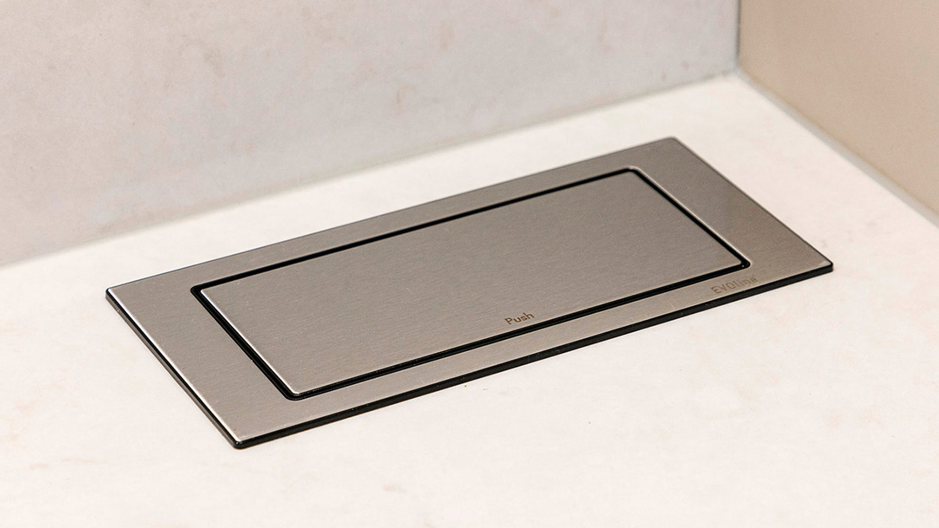 Kookeiland met stopcontact in aanrechtblad Enschede.