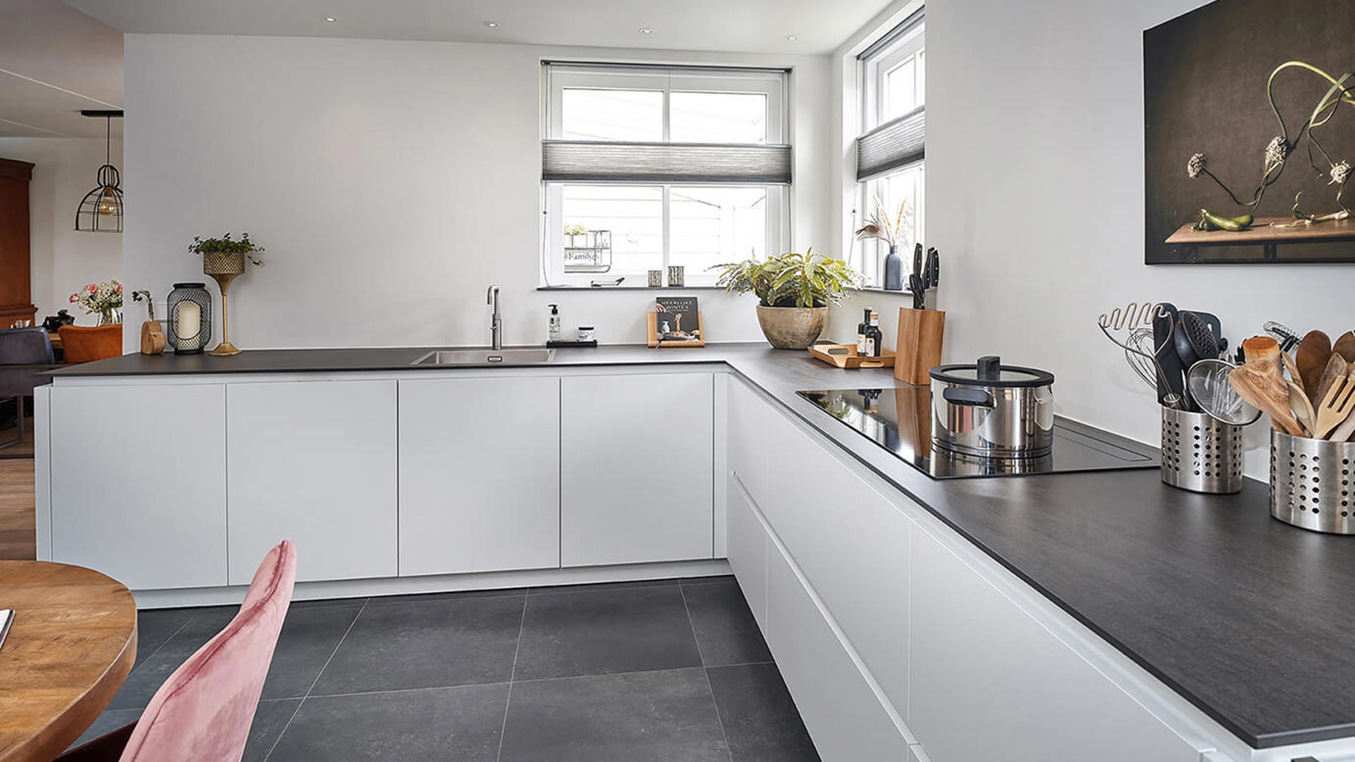 Witte hoekkeuken in Heinkenszand