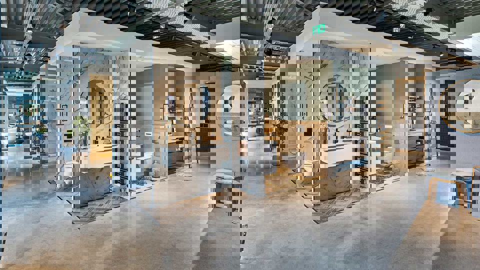 Arma-Keukens-en-Sanitair-showroomoverzicht