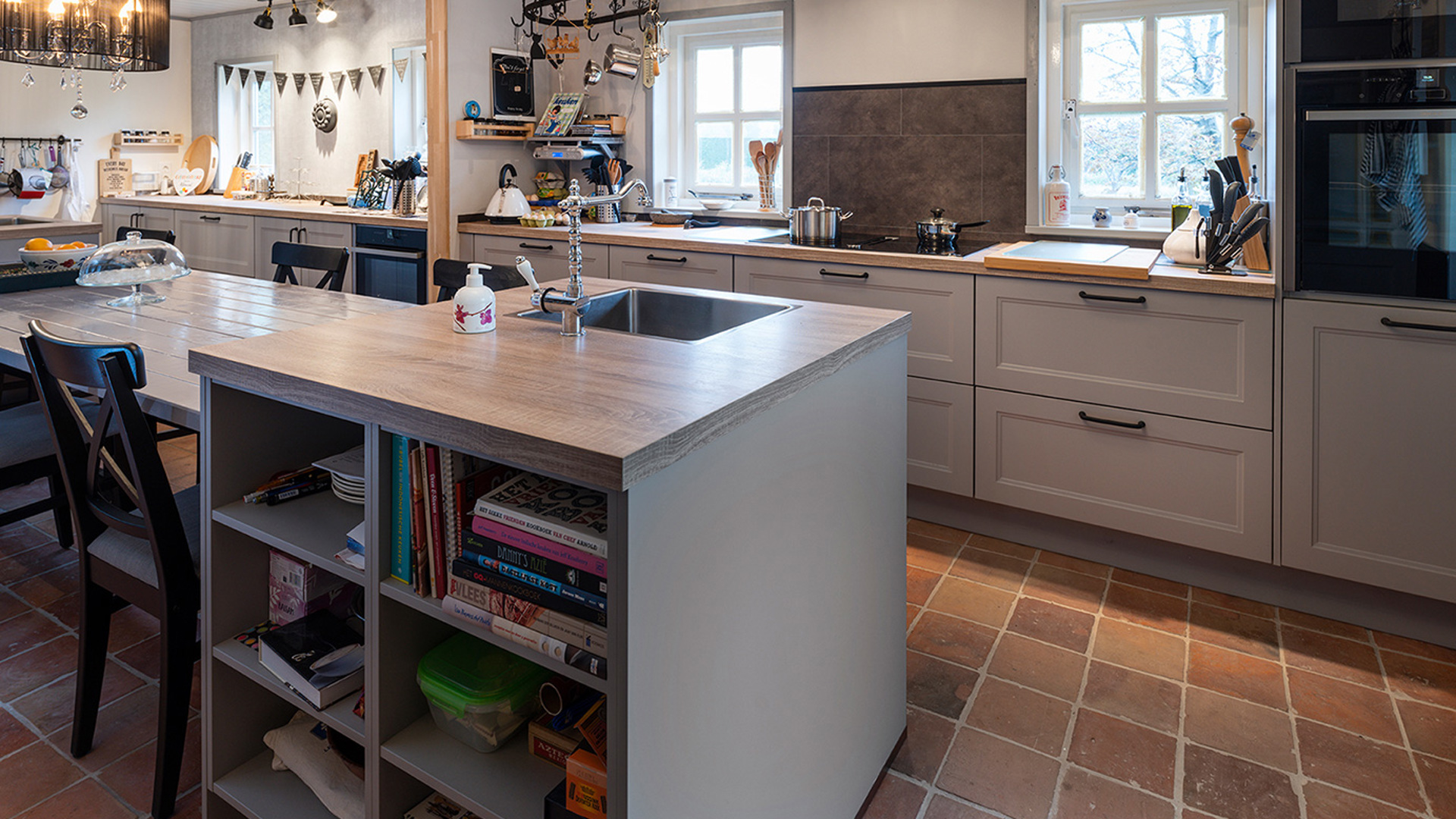 Keuken met twee eilanden in Kattendijke