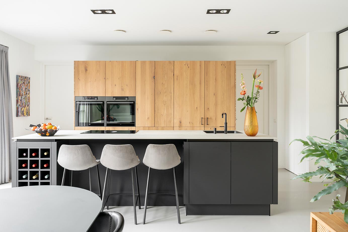 Moderne keuken met eiland