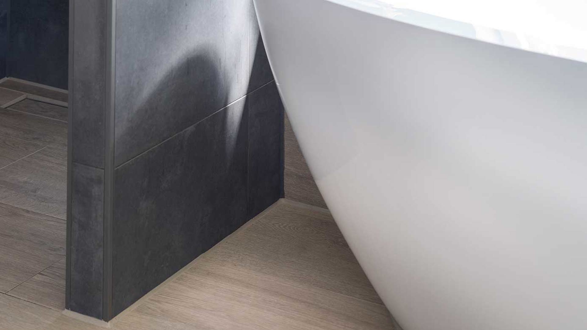 11 Moderne Grijze Betonlook Badkamer Ligbad