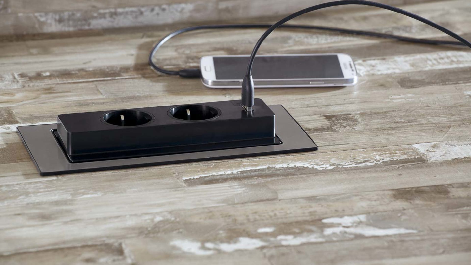 Stopcontact in werkblad praktisch dichtbij