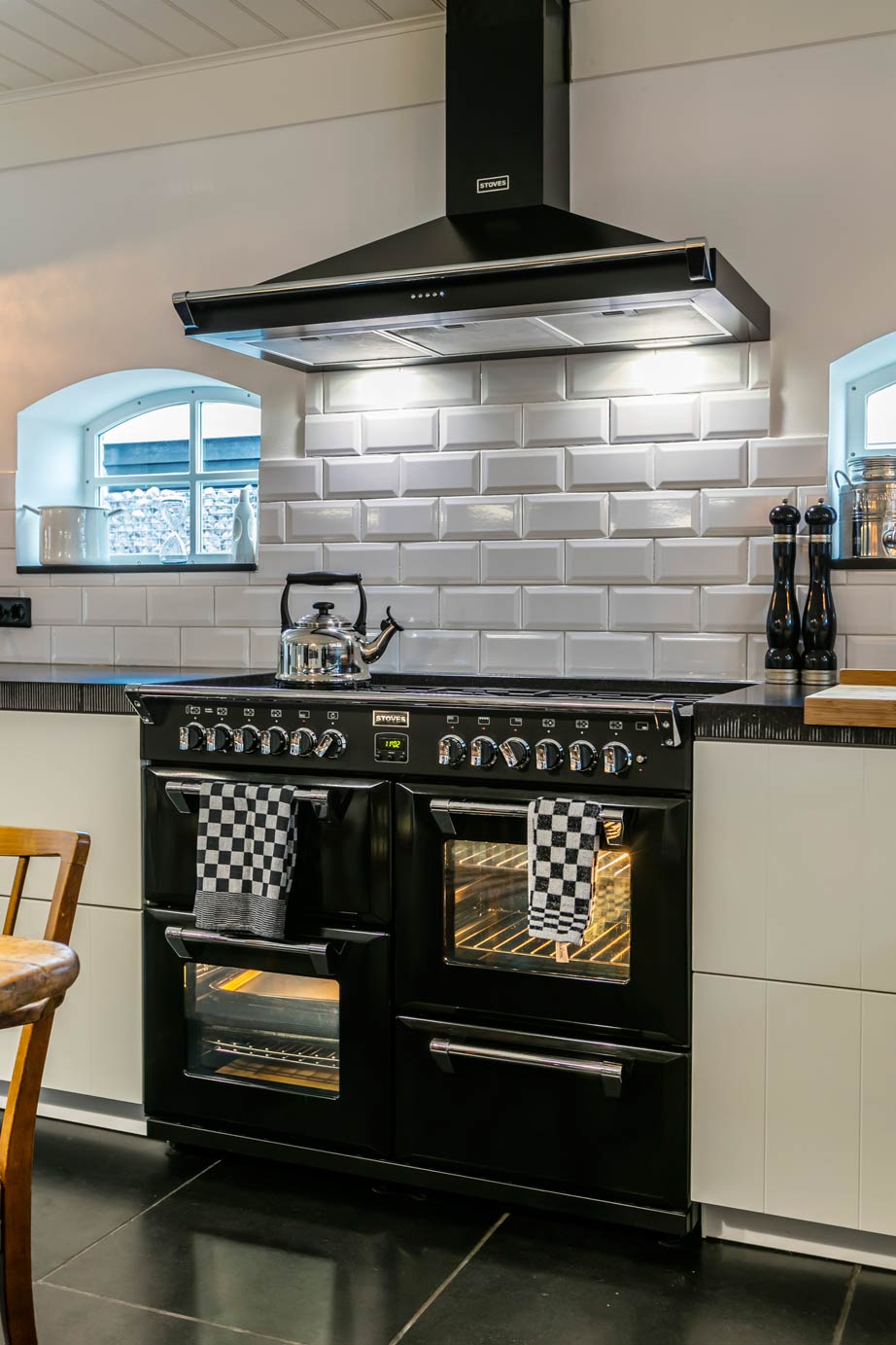 Landelijke keuken met Lofra fornuis