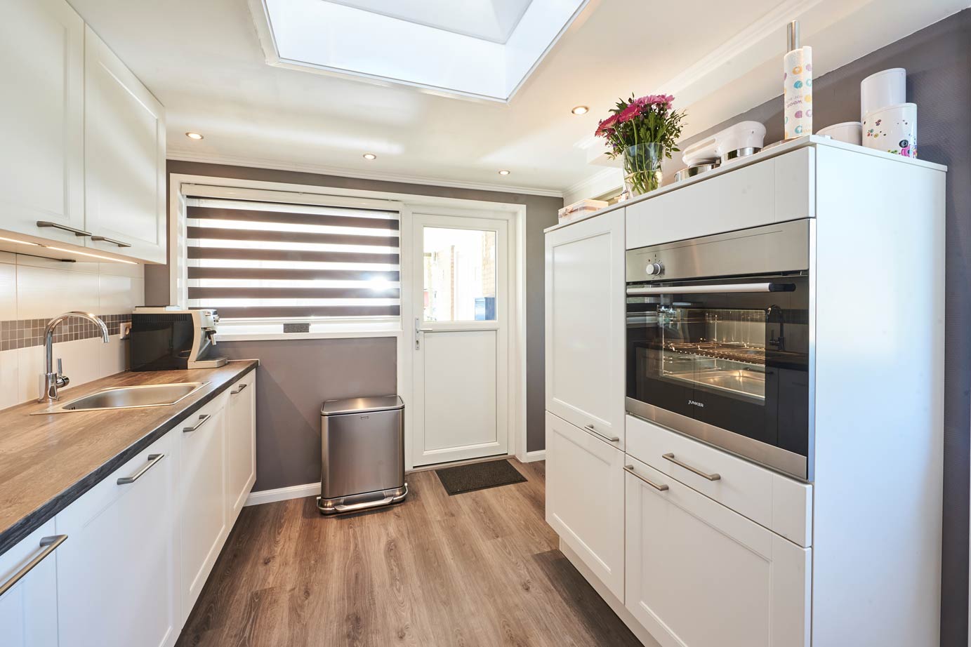 Tijdloze keuken Axel met kastenwand