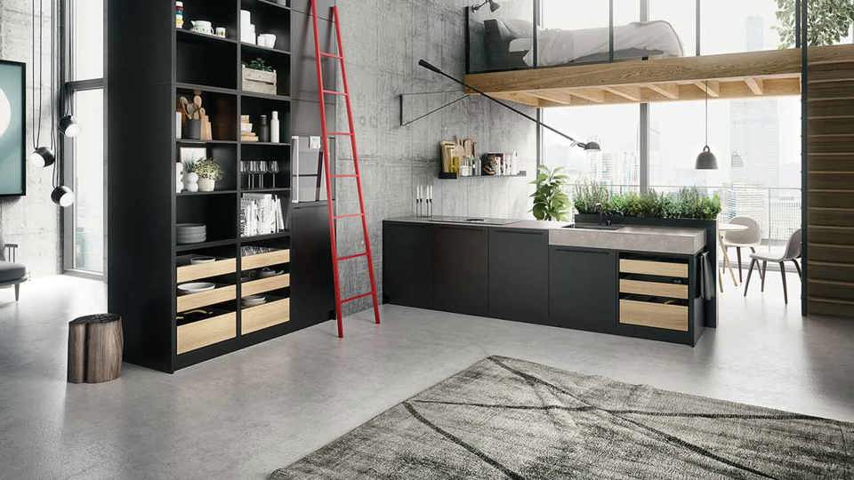 SieMatic keuken in Urban stijl, met hoge kast en eiland
