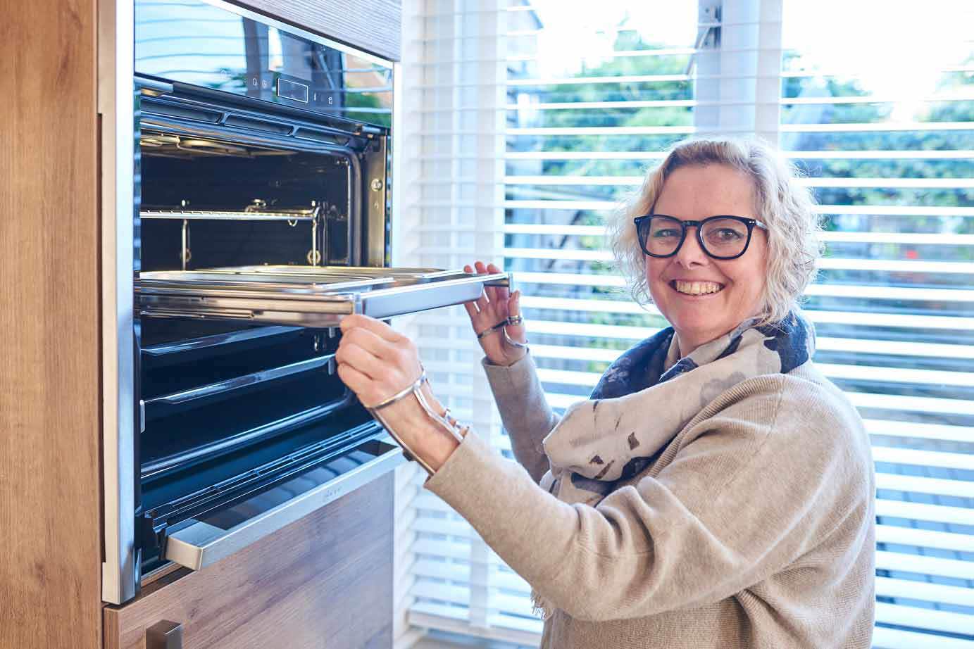  Tijdloze keuken Krimpen aan den Ijssel met slide & hide techniek