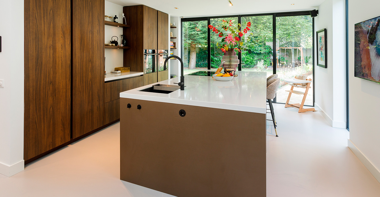 Houten hotel chique keuken