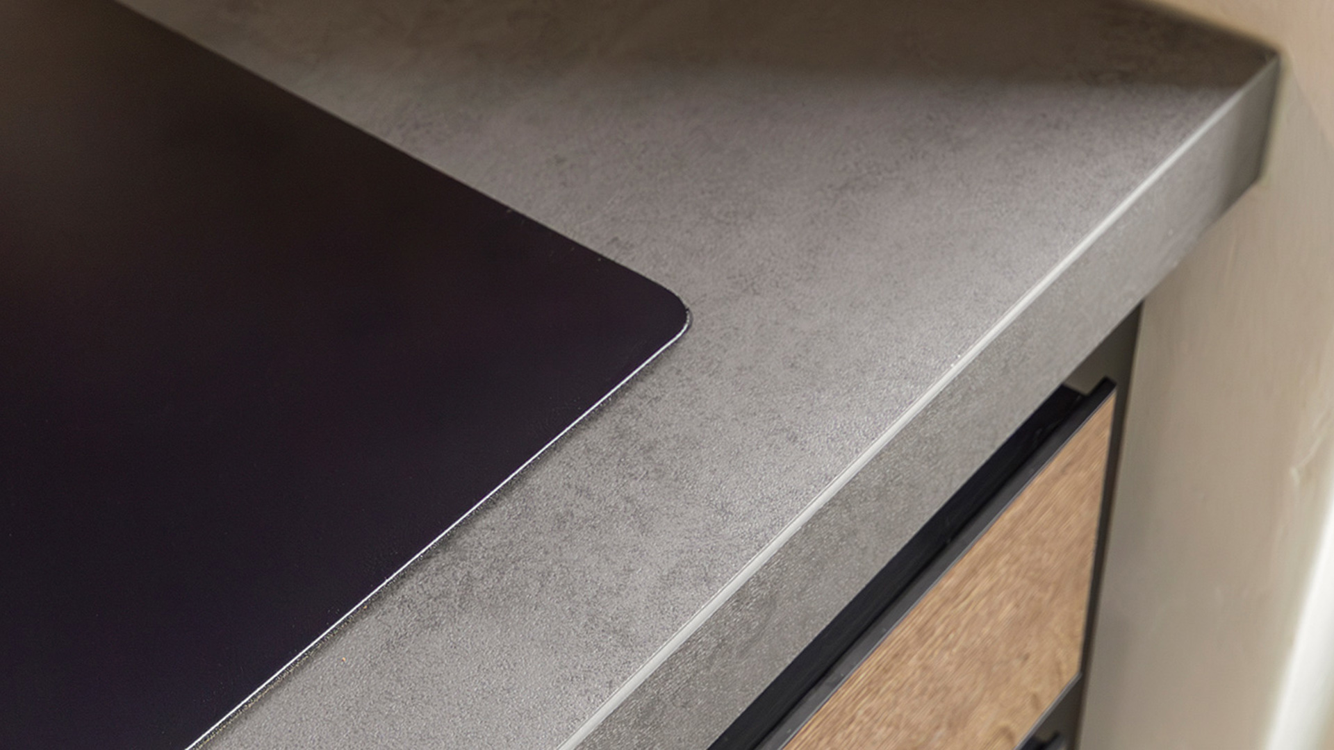 Houten keuken inzoom foto van het keukenblad